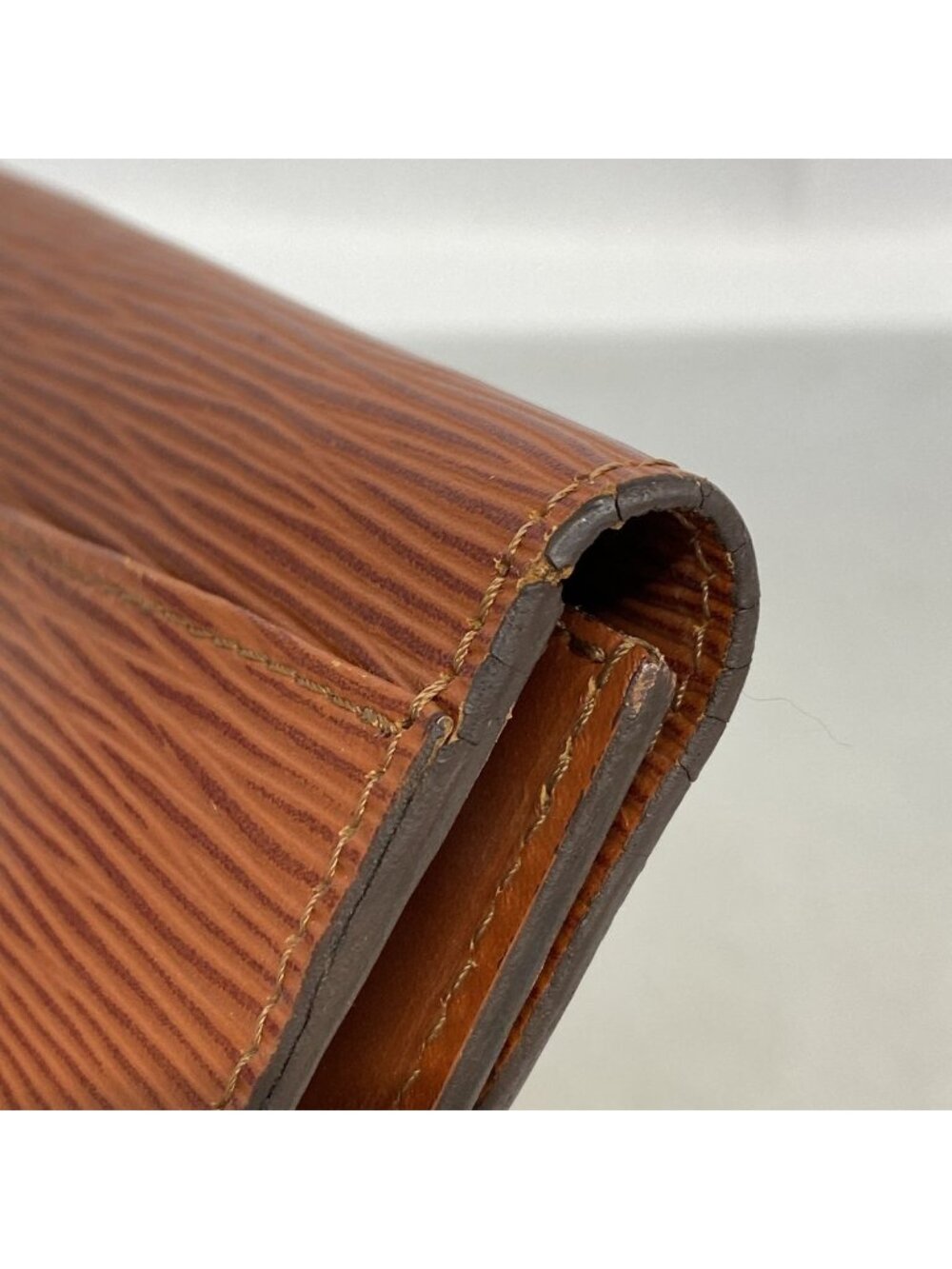 Louis Vuitton Clutch Epi Montaigne Kenya Brown - Picture 6 of 10